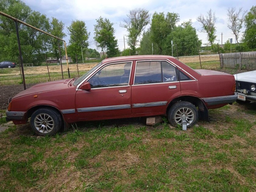 Opel Rekord 1982
