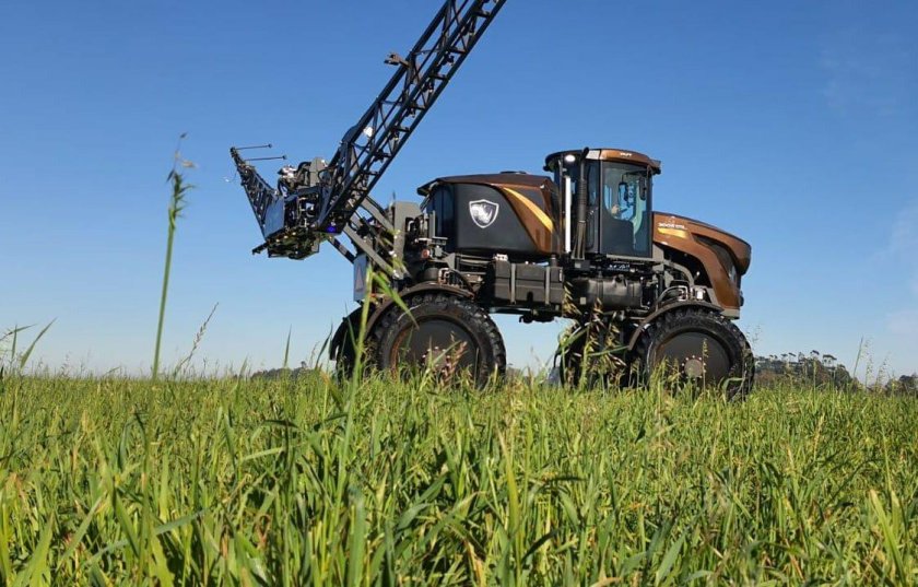 Pvt опрыскиватель самоходный