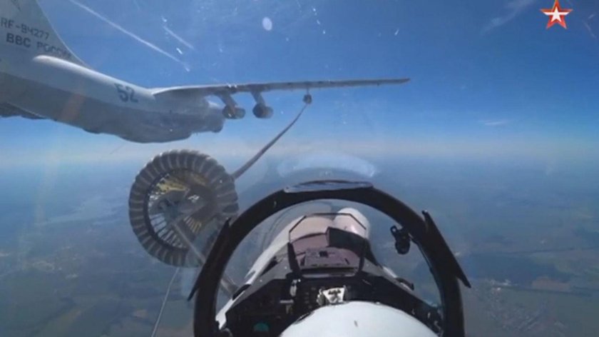 Су 35 дозаправка в воздухе