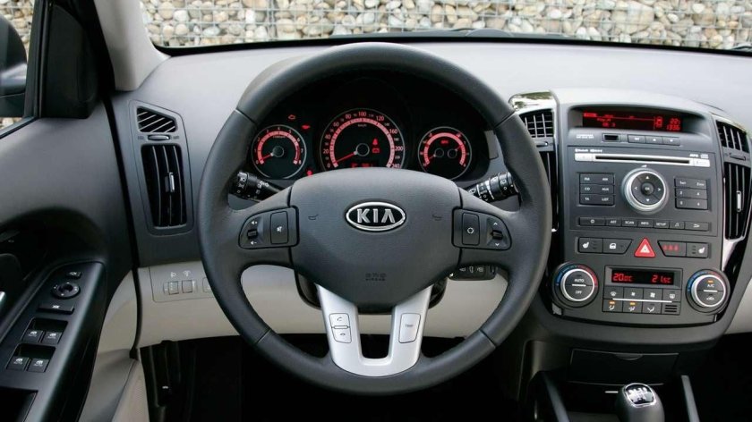 Kia Ceed 1 поколение салон