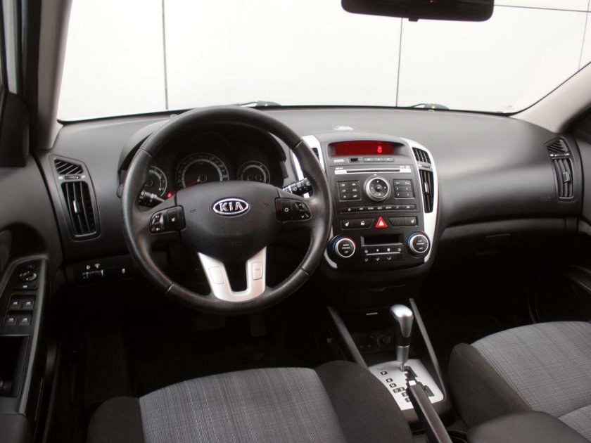 Kia Ceed 1 Рестайлинг салон