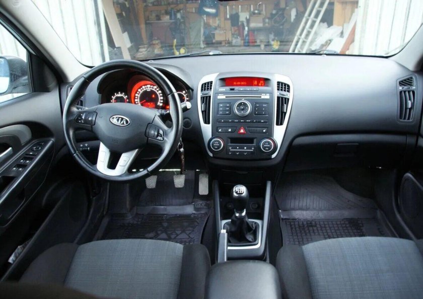 Ceed 2010 салон