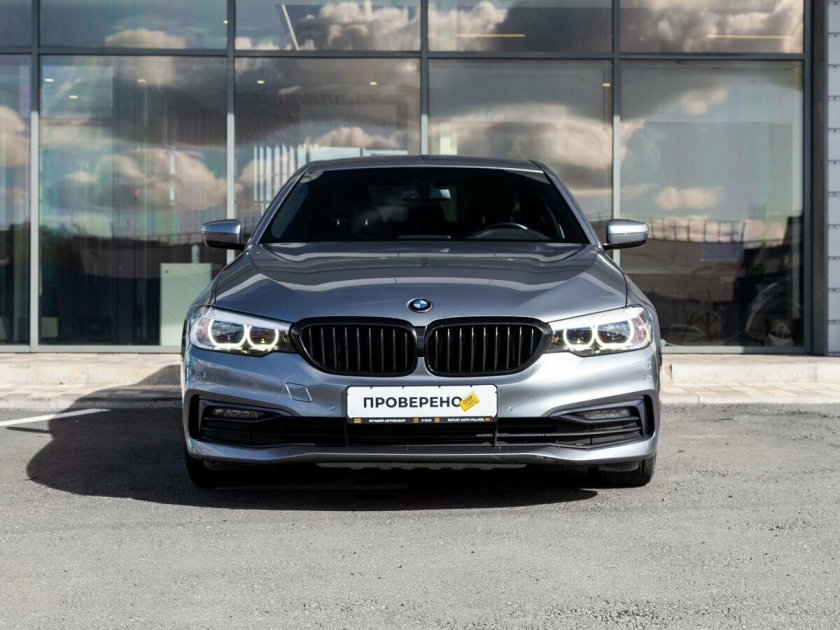 БМВ 520 2019