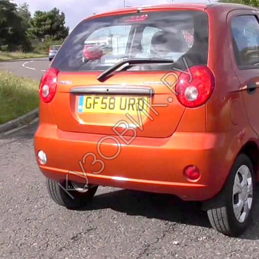 Вставка между крылом и кузовом Шевроле Спарк