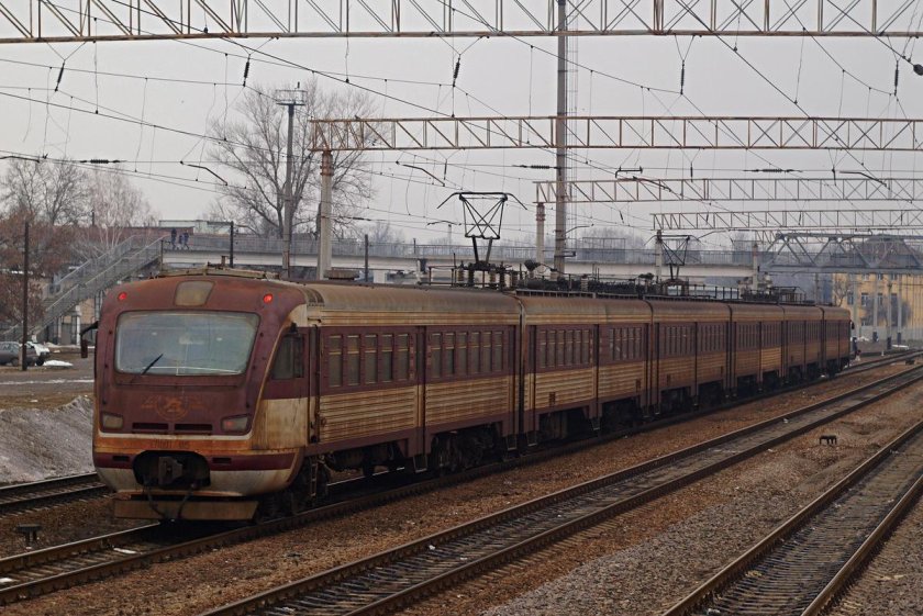 Электричка эпл9т