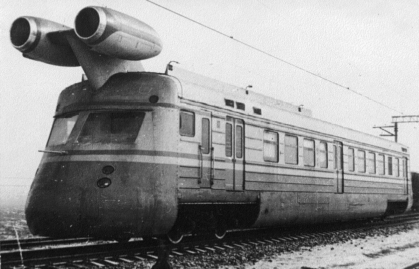 Реактивный поезд СССР СВЛ