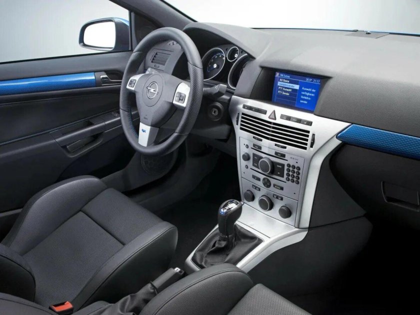 Opel Astra h 2005 салон