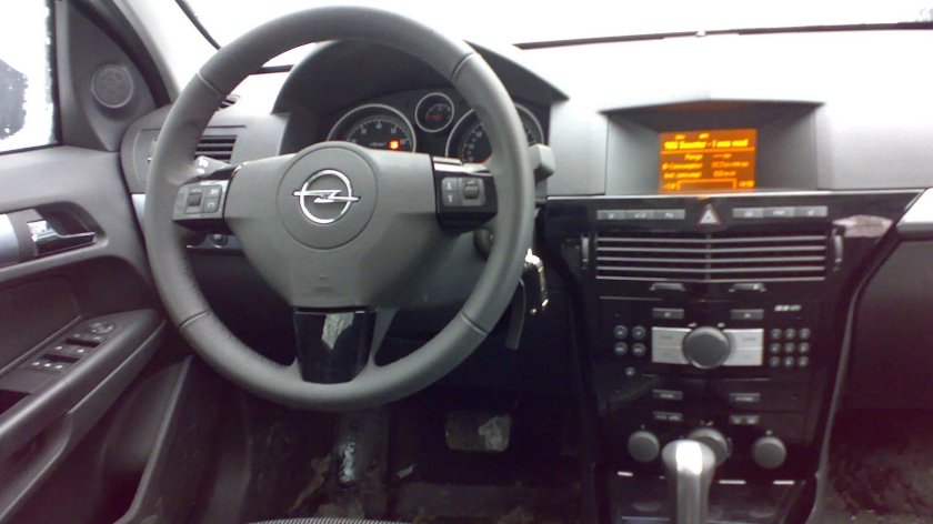 Opel Astra 2008 салон