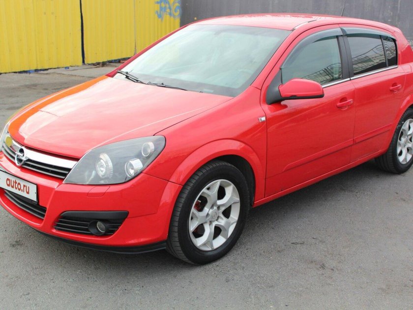 Опель Астра хэтчбек 2006 года