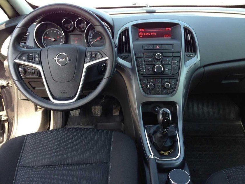 Opel Astra j 2012