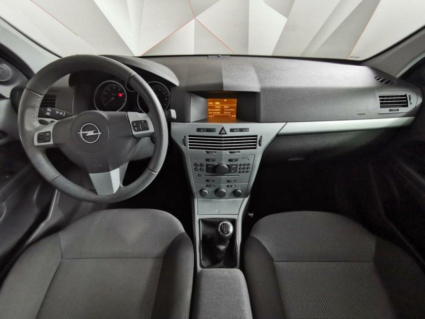 Опель Астра h 2012 седан