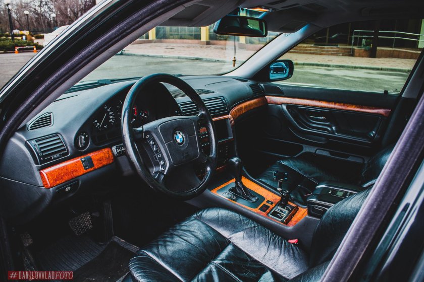BMW 7 e38 салон