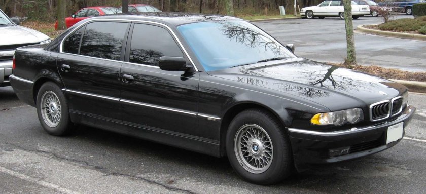 BMW 750 e38