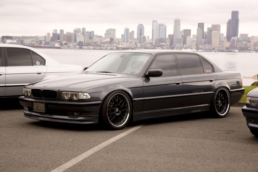 BMW e38 long