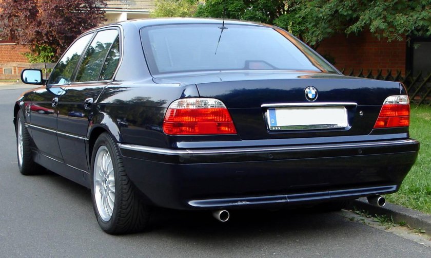 BMW e38 740i