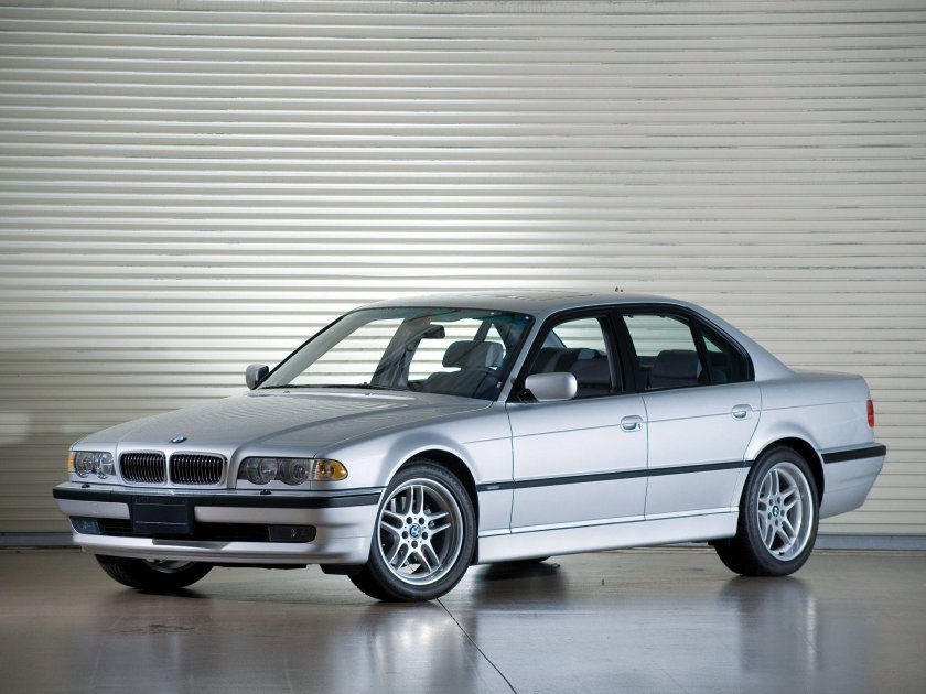 BMW e38 740i