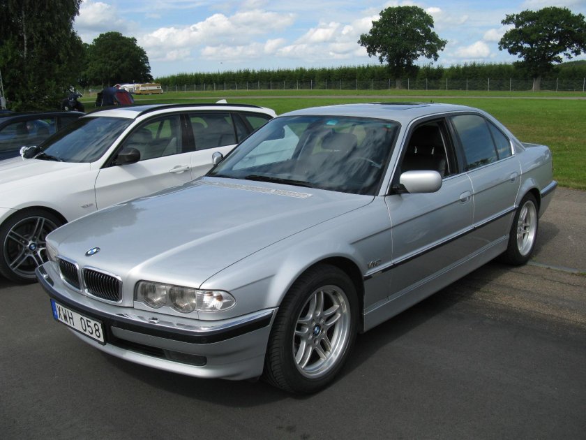 BMW 750i e38