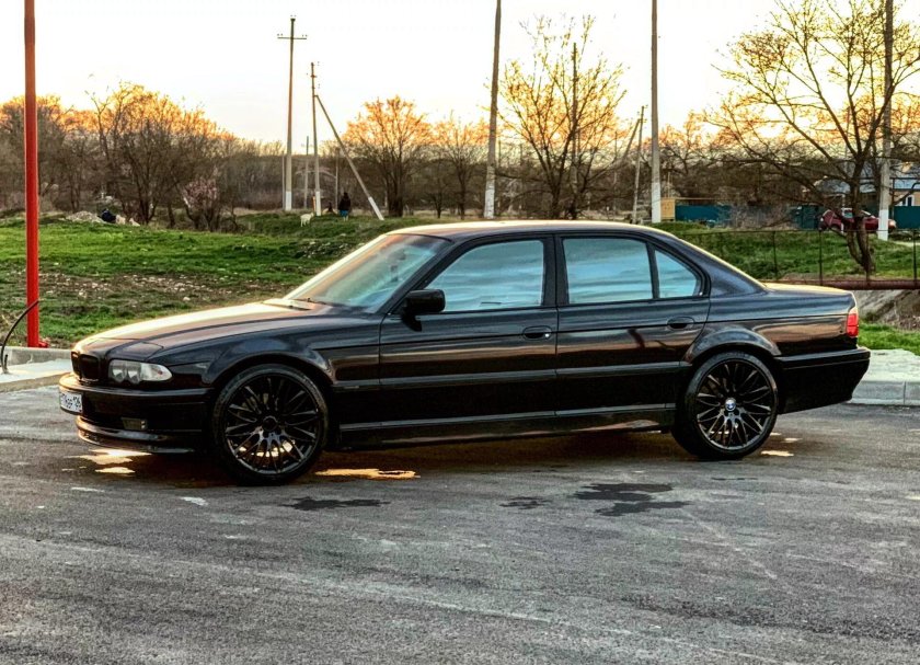 BMW 7 e38