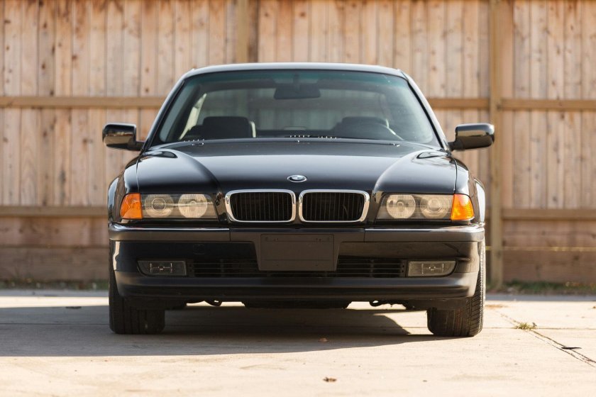 BMW e38 740i