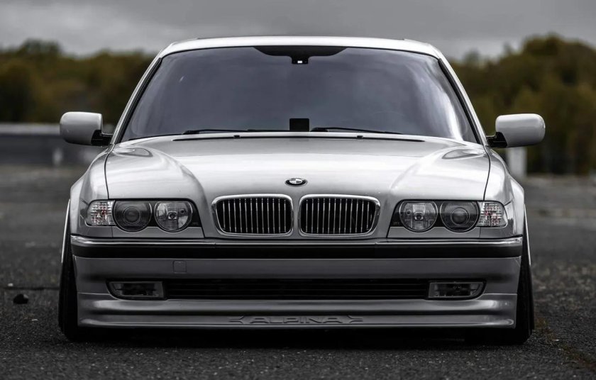 BMW e38 740i