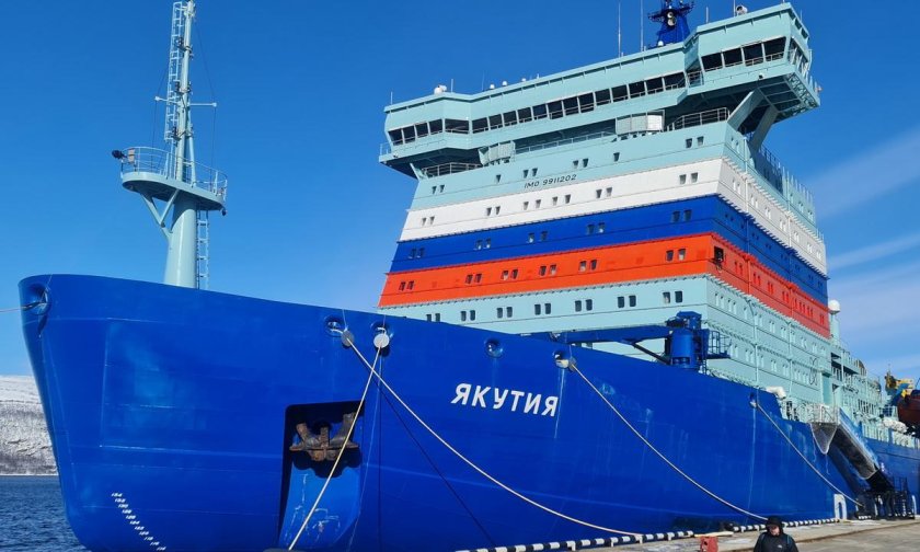 Атомный ледокол якутия