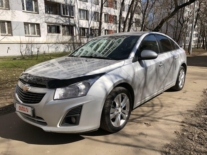 Шевролет Круз 2013 год