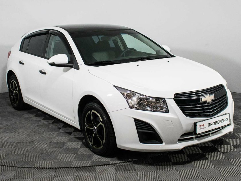 Шевроле Круз белый 2015