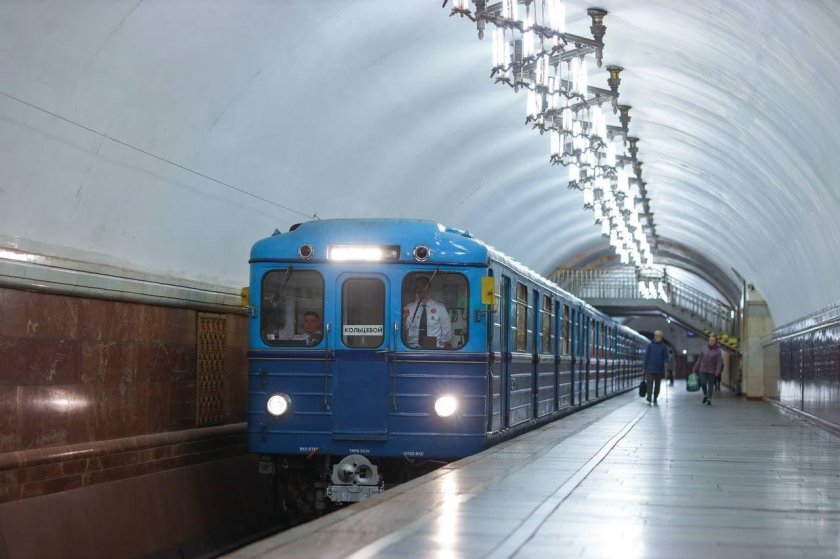 Метровагон еж3