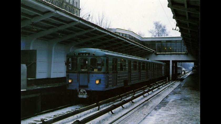 Поезд метро еж3