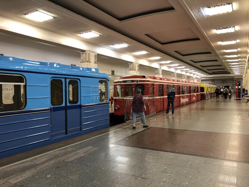 Выставка ретро вагонов метро на Партизанской