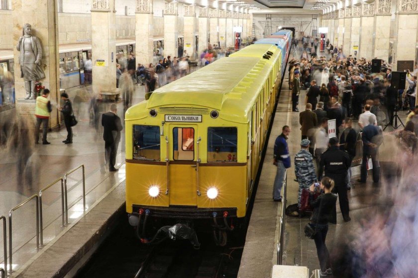 Поезд метро Москва
