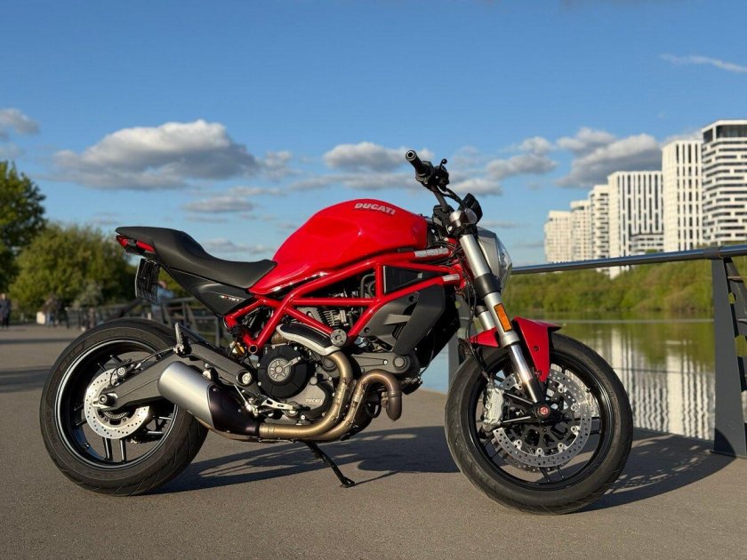 Ducati monster