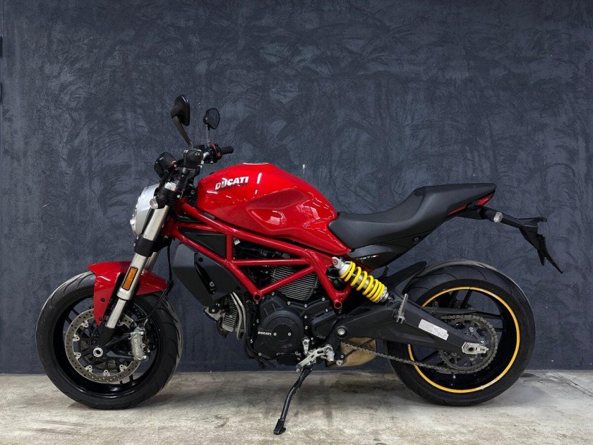 Спортивные мотоцикл