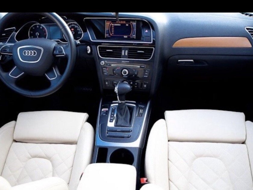 Ауди а4 б8 светлый салон