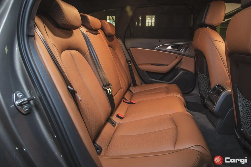 Ауди q5 коричневый салон