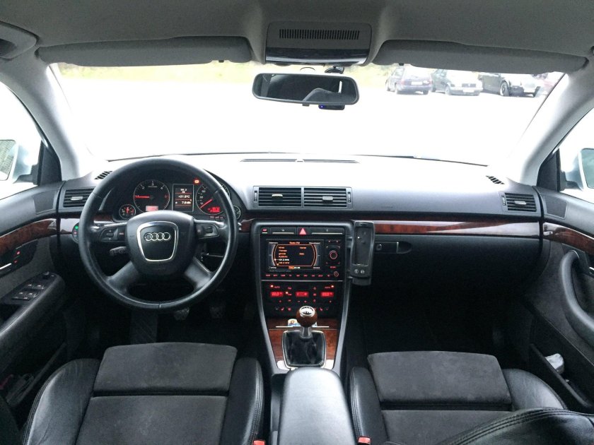 Ауди а4 универсал салон