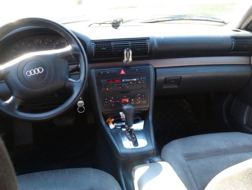 Ауди а4 1998 салон