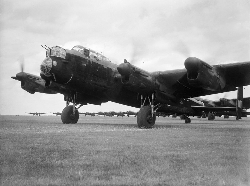 Самолет Авро Ланкастер