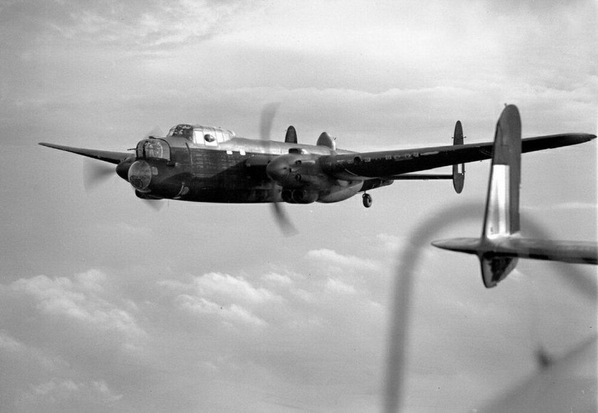 Бомбардировщик Авро Манчестер