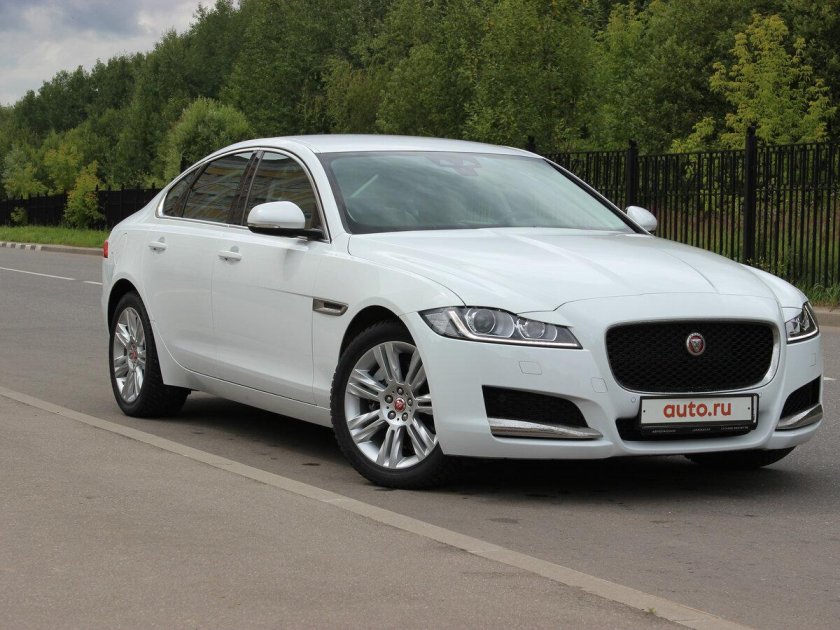 Ягуар XF 2017