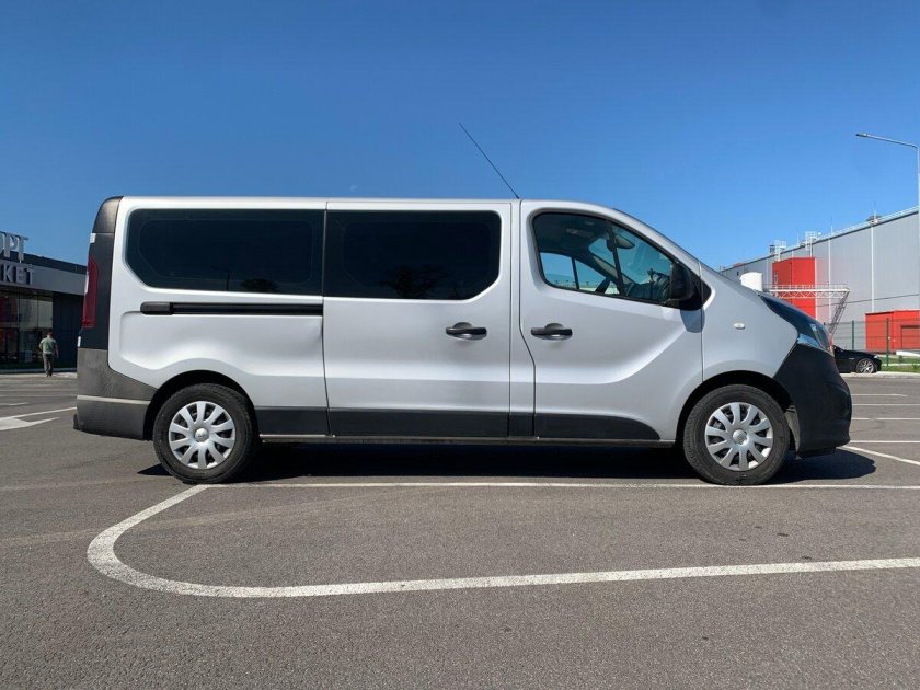 Опель виваро