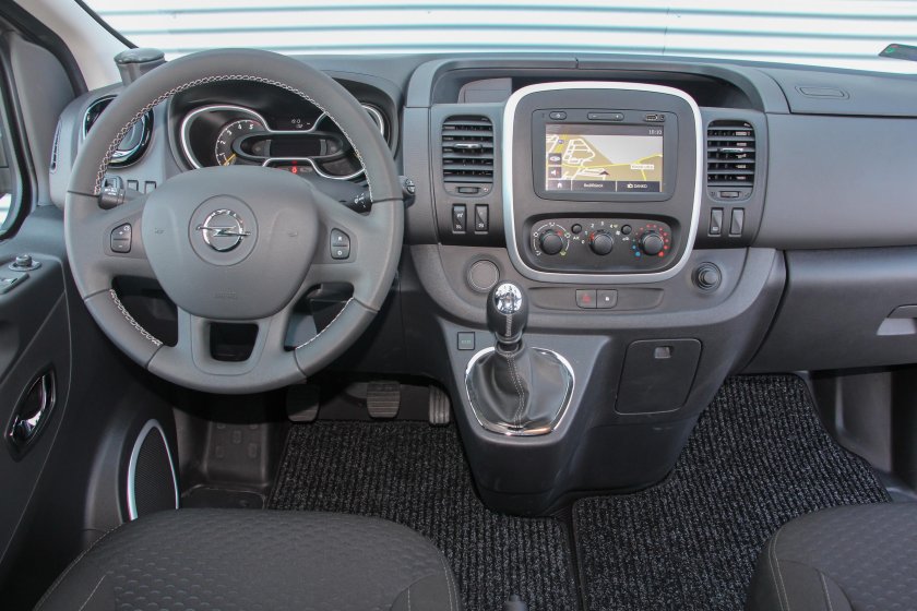 Опель Виваро 2008 салон