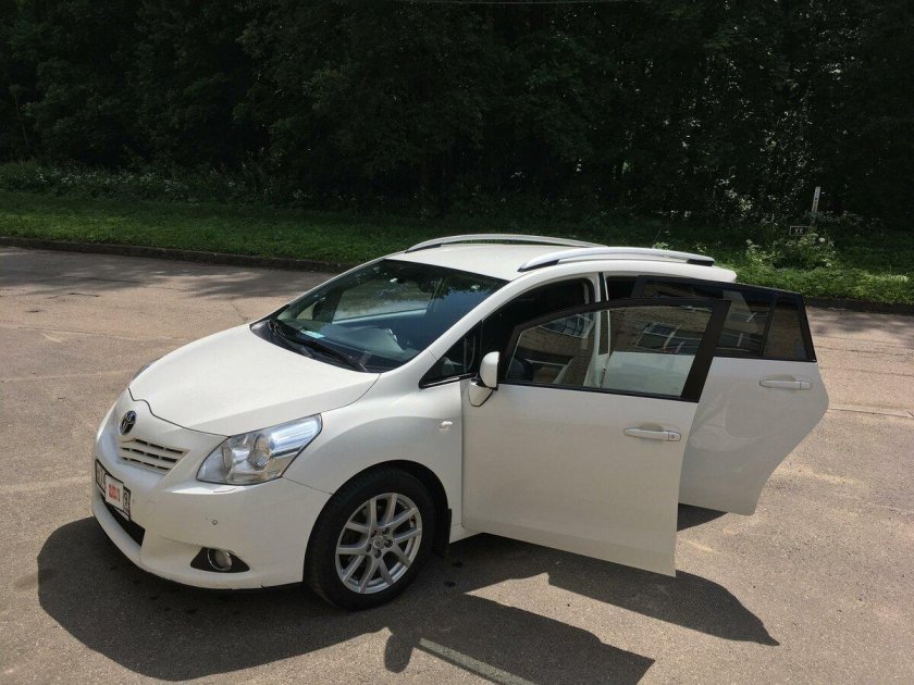 Тойота версо 2011 1.8