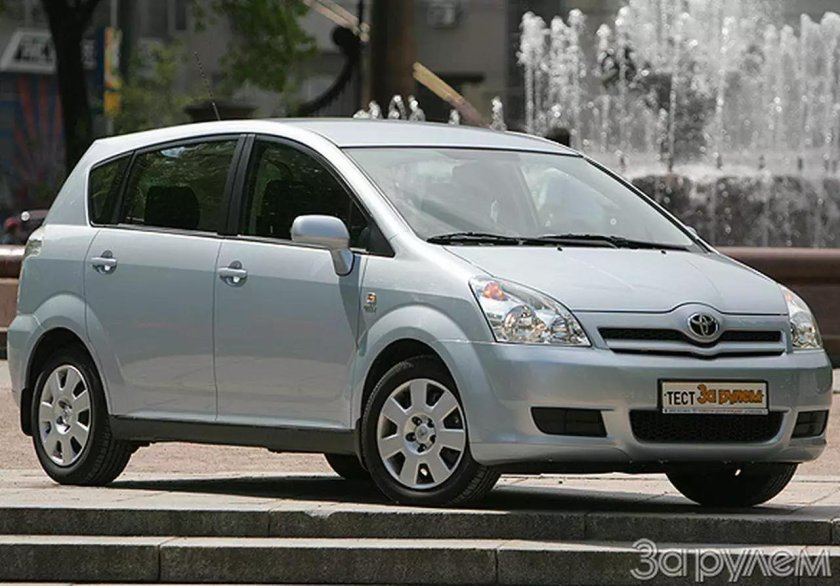 Тойота Королла версо семиместная