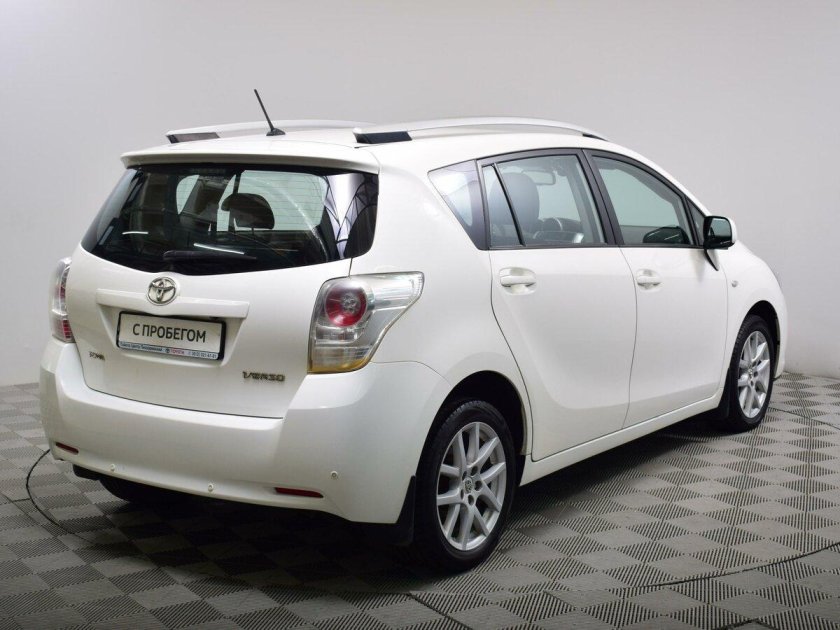 Тойота версо 2012