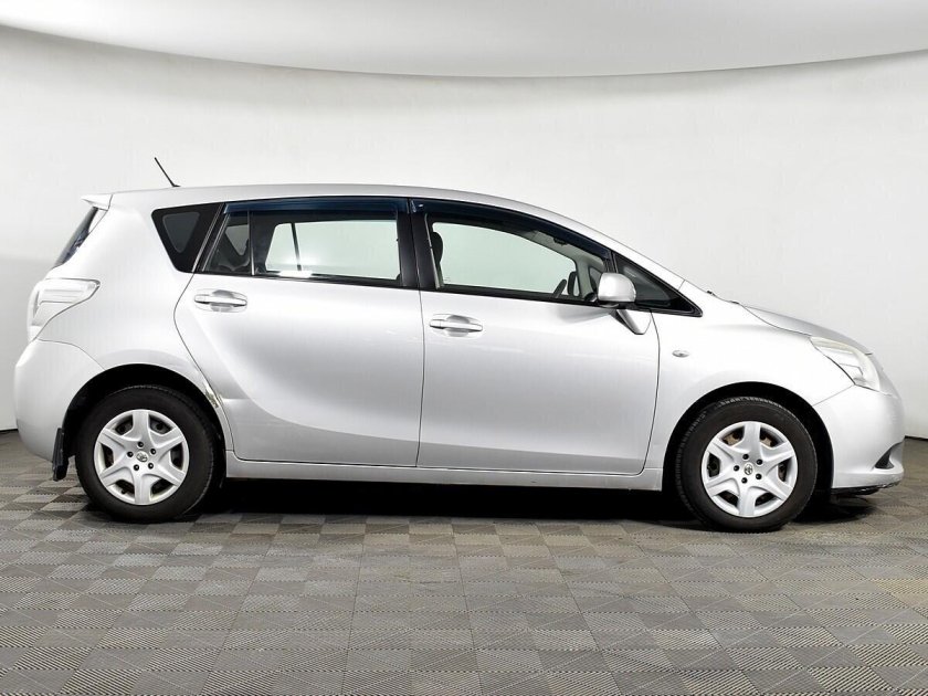 Toyota verso 2012