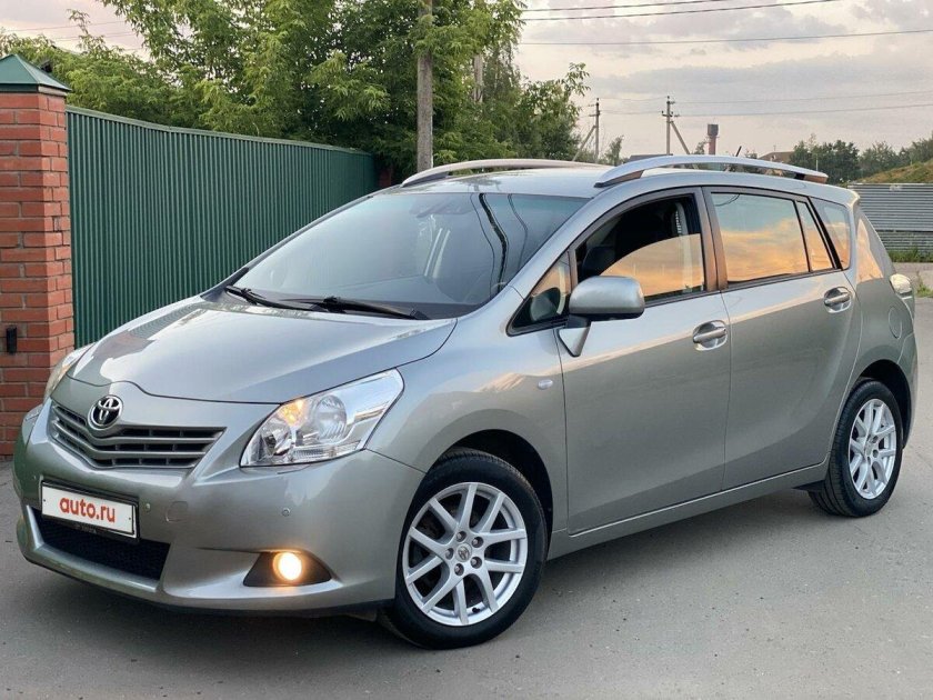 Тойота версо 2011г