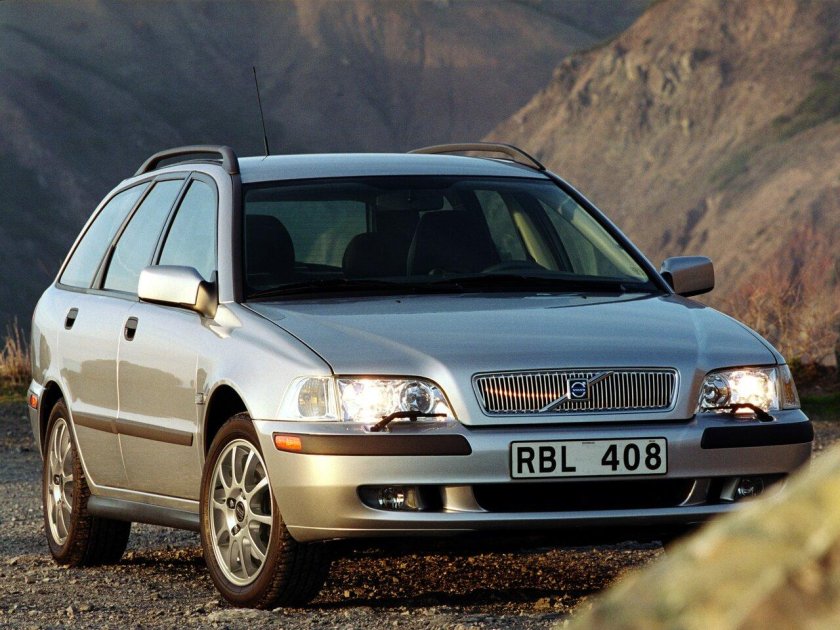 Volvo v40 2001