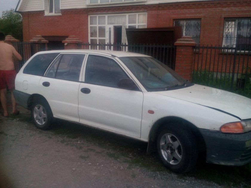 Митсубиси Либеро 2000