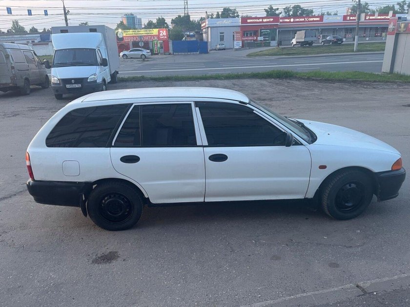 Mitsubishi libero 1998